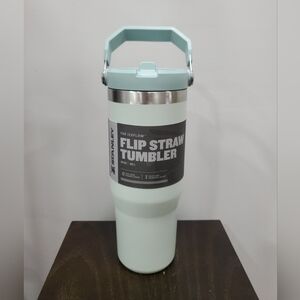 Stanley IceFlow Flip Straw Tumbler / 30oz / Color: Mist